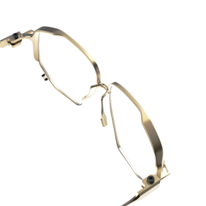 FLM19 03 · Titan Golden