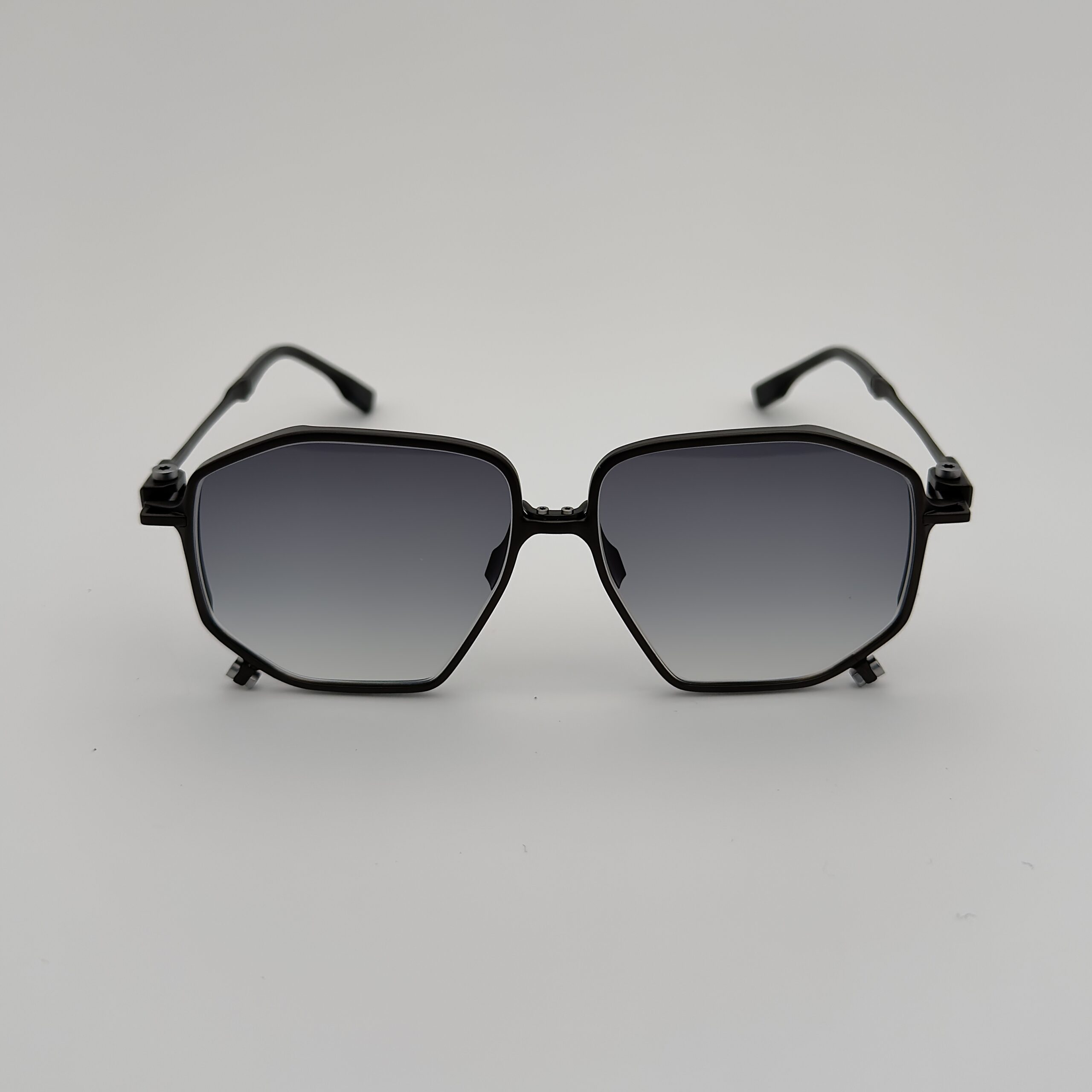 FLM19 01 Titan Black