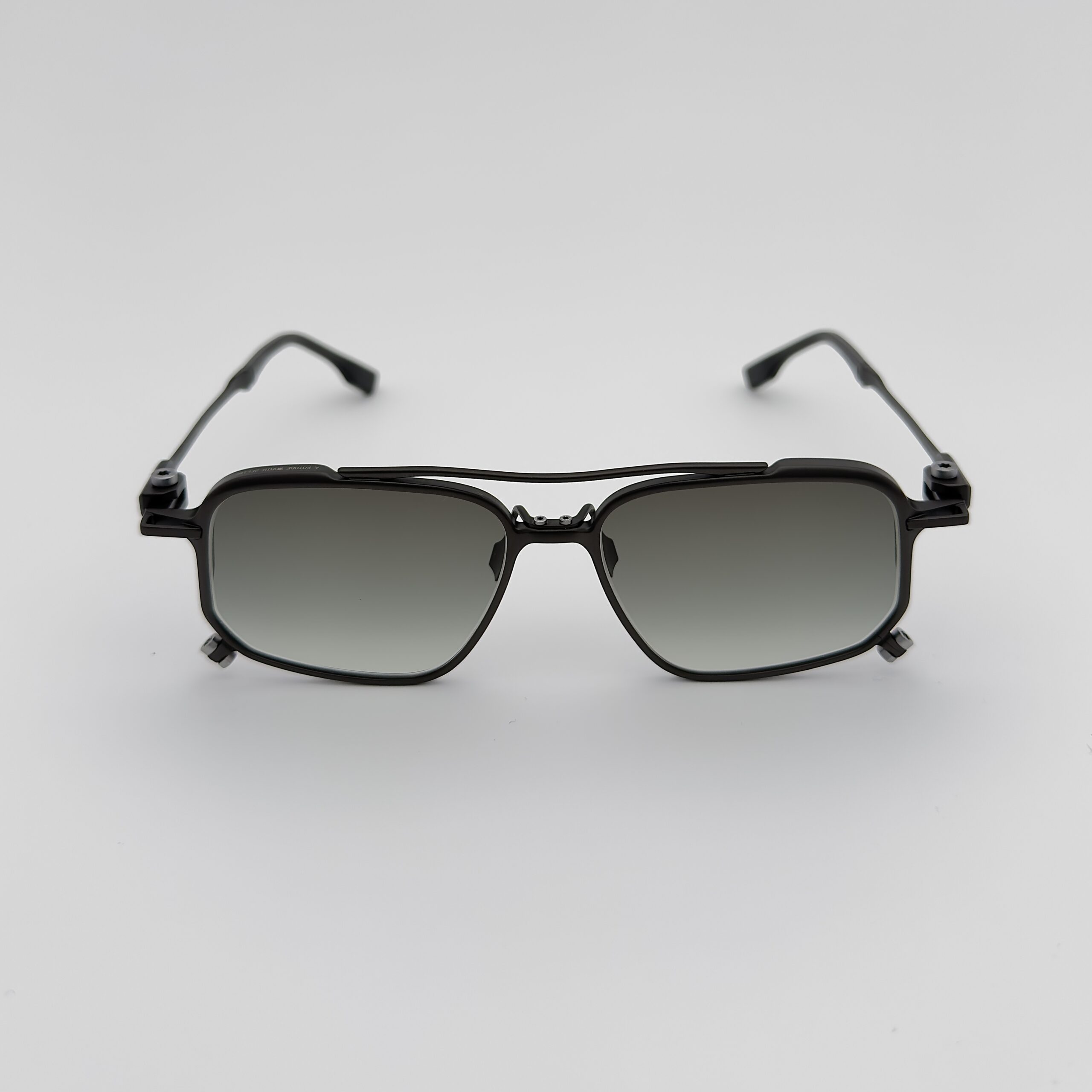 FLM18 01 Titan Black